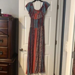 Women’s maxi dress with a slit up to the thigh
